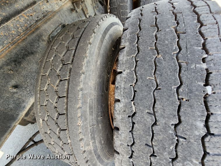 image for item MK9179 1999 Sterling LT7501  dump truck