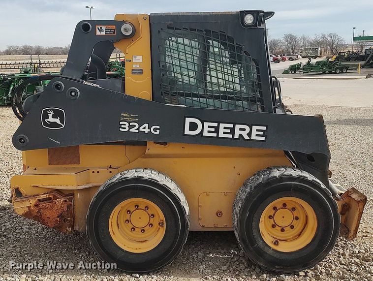 image for item MM9965 2019 John Deere 325G  skid steer loader