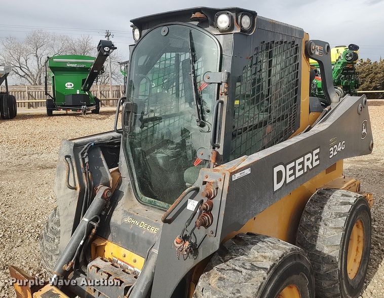 image for item MM9965 2019 John Deere 325G  skid steer loader