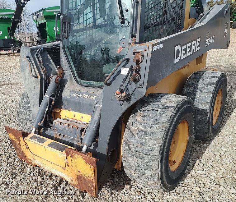 image for item MM9965 2019 John Deere 325G  skid steer loader