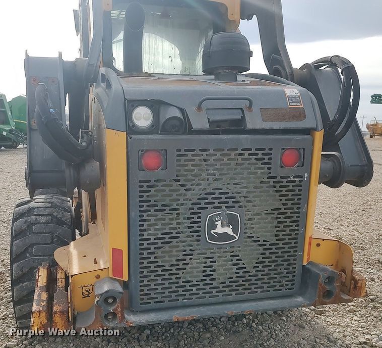 image for item MM9965 2019 John Deere 325G  skid steer loader