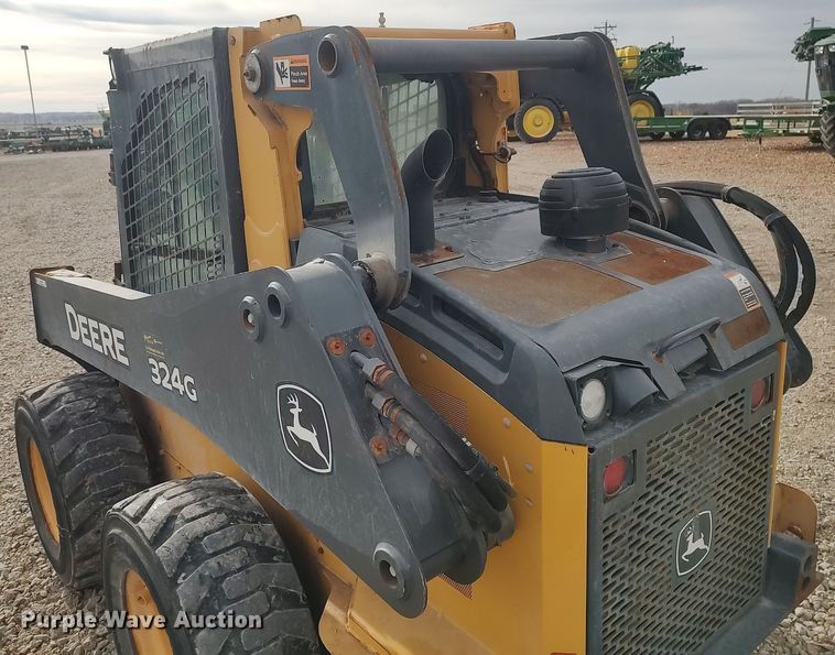 image for item MM9965 2019 John Deere 325G  skid steer loader