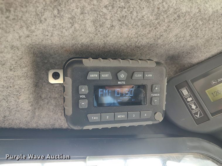 image for item MM9965 2019 John Deere 325G  skid steer loader