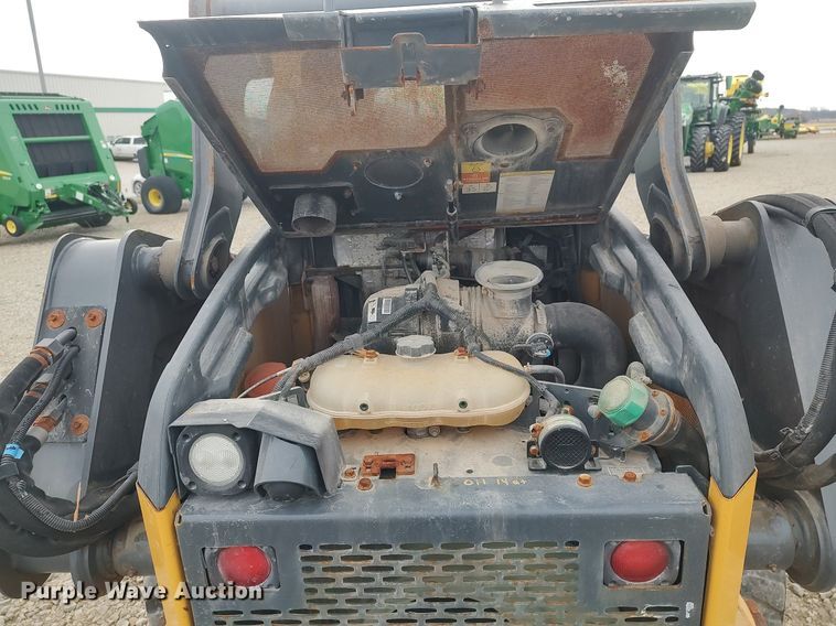 image for item MM9965 2019 John Deere 325G  skid steer loader