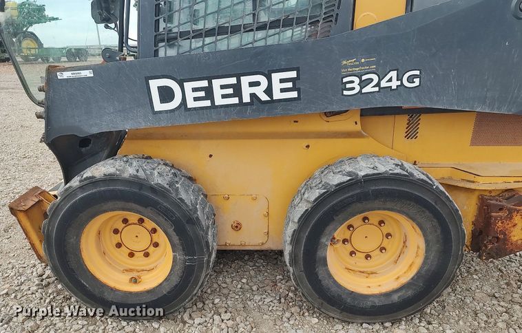 image for item MM9965 2019 John Deere 325G  skid steer loader