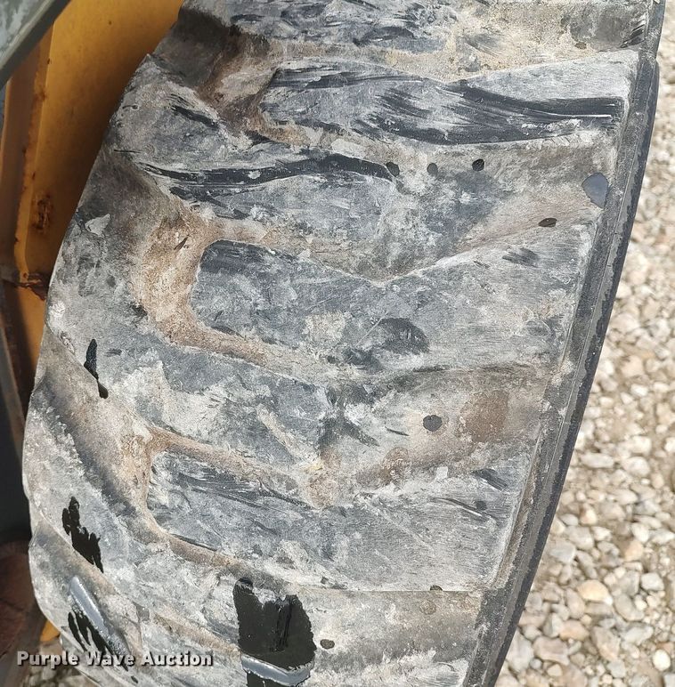 image for item MM9965 2019 John Deere 325G  skid steer loader