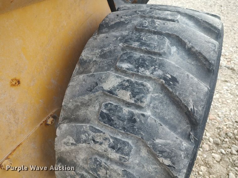 image for item MM9965 2019 John Deere 325G  skid steer loader