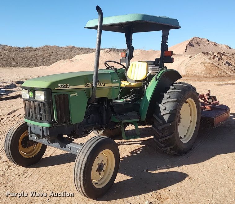 image for item MN9027 2002 John Deere 5220  tractor