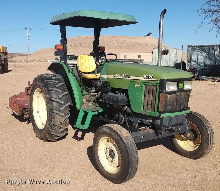 image for item MN9027 2002 John Deere 5220  tractor