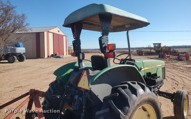 image for item MN9027 2002 John Deere 5220  tractor