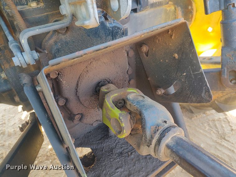 image for item MN9027 2002 John Deere 5220  tractor