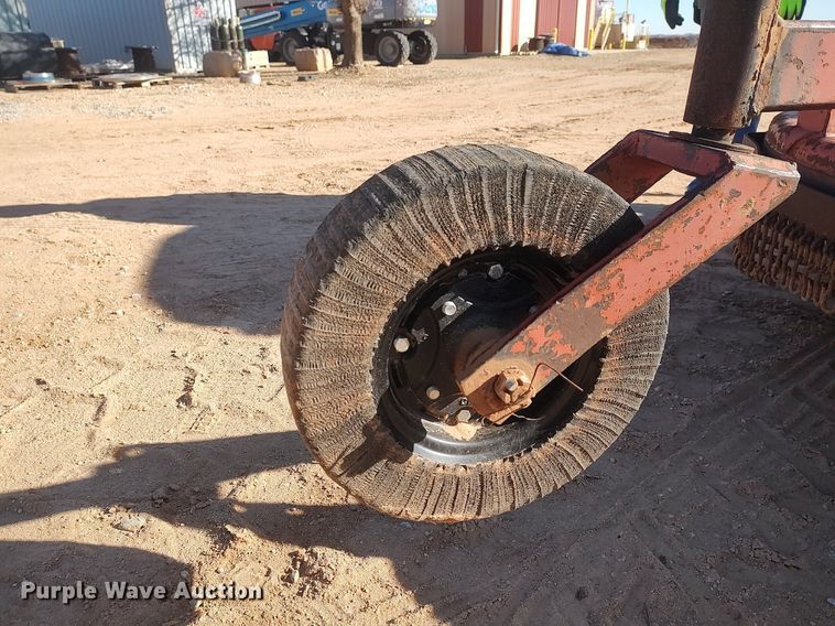 image for item MN9027 2002 John Deere 5220  tractor