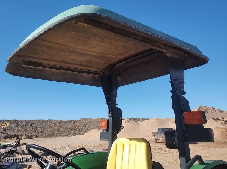 image for item MN9027 2002 John Deere 5220  tractor