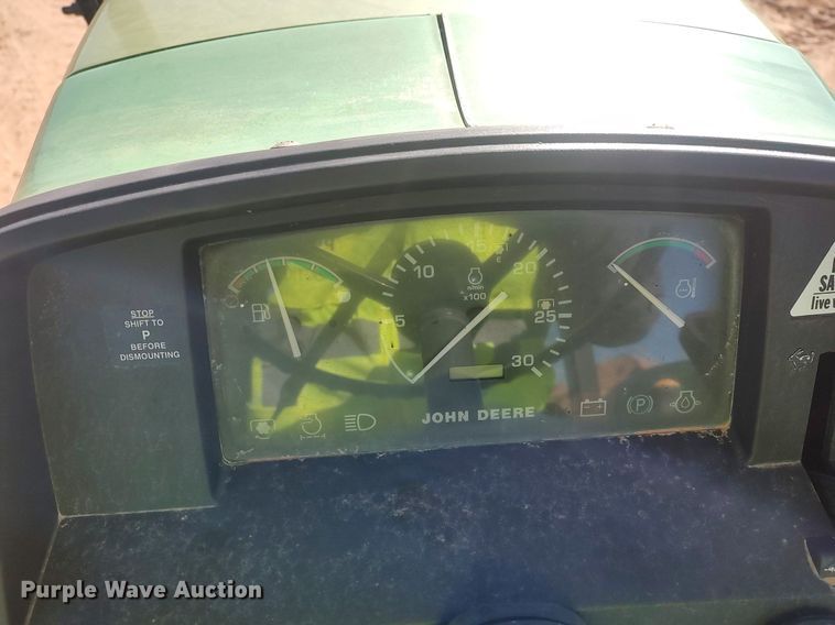 image for item MN9027 2002 John Deere 5220  tractor