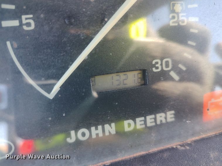 image for item MN9027 2002 John Deere 5220  tractor