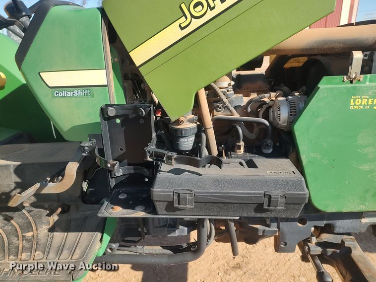 image for item MN9027 2002 John Deere 5220  tractor