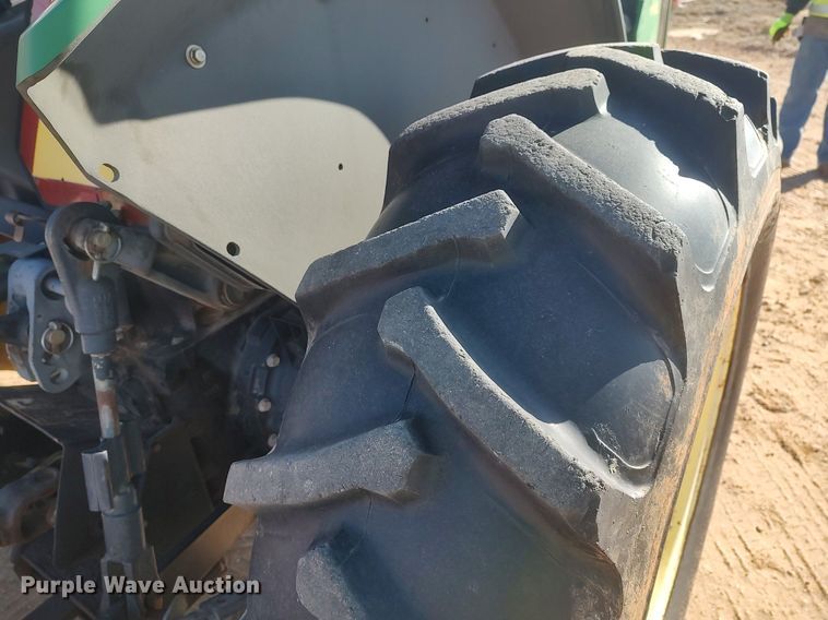 image for item MN9027 2002 John Deere 5220  tractor