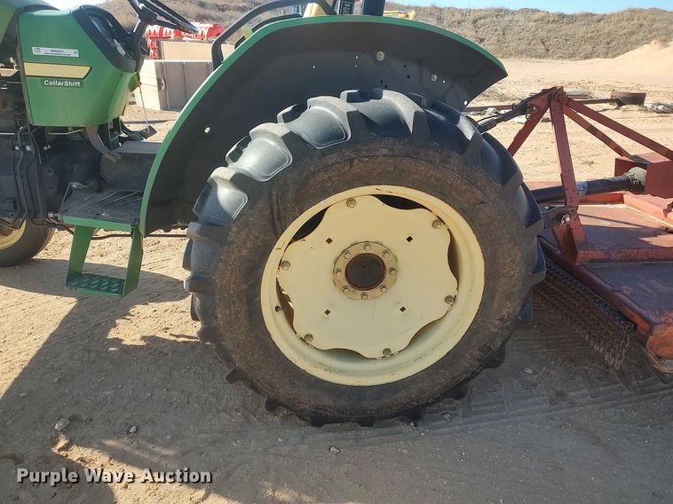 image for item MN9027 2002 John Deere 5220  tractor