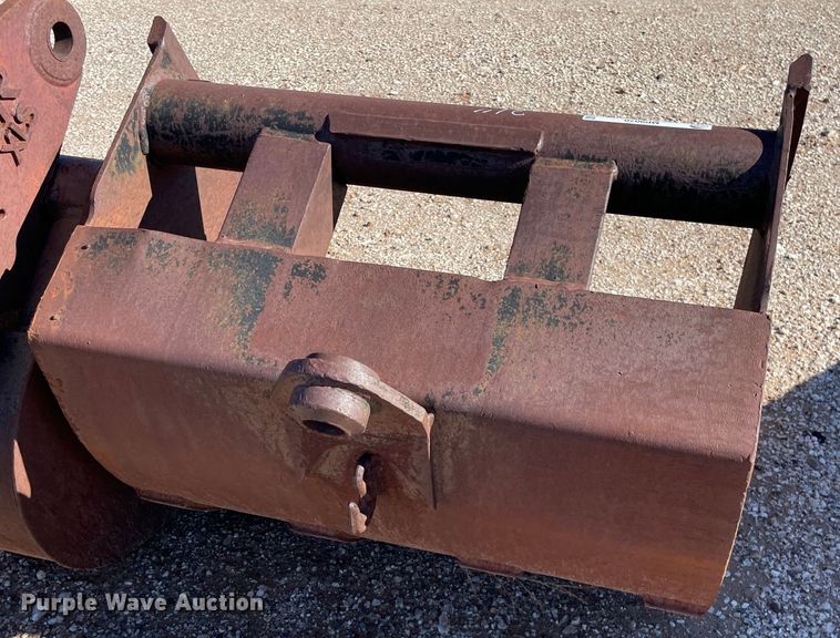 image for item MP9070 (8) backhoe buckets