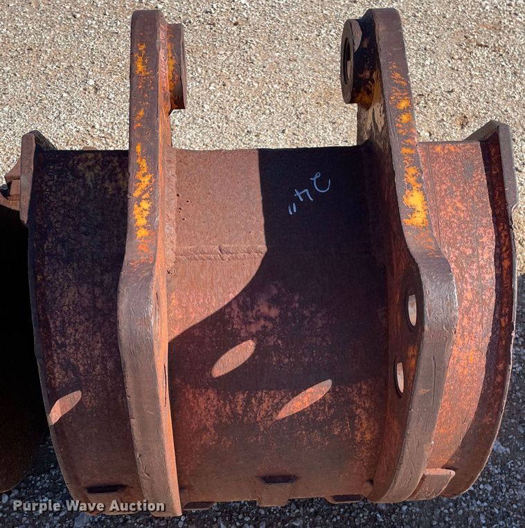 image for item MP9070 (8) backhoe buckets