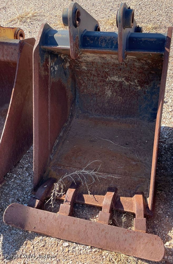 image for item MP9070 (8) backhoe buckets