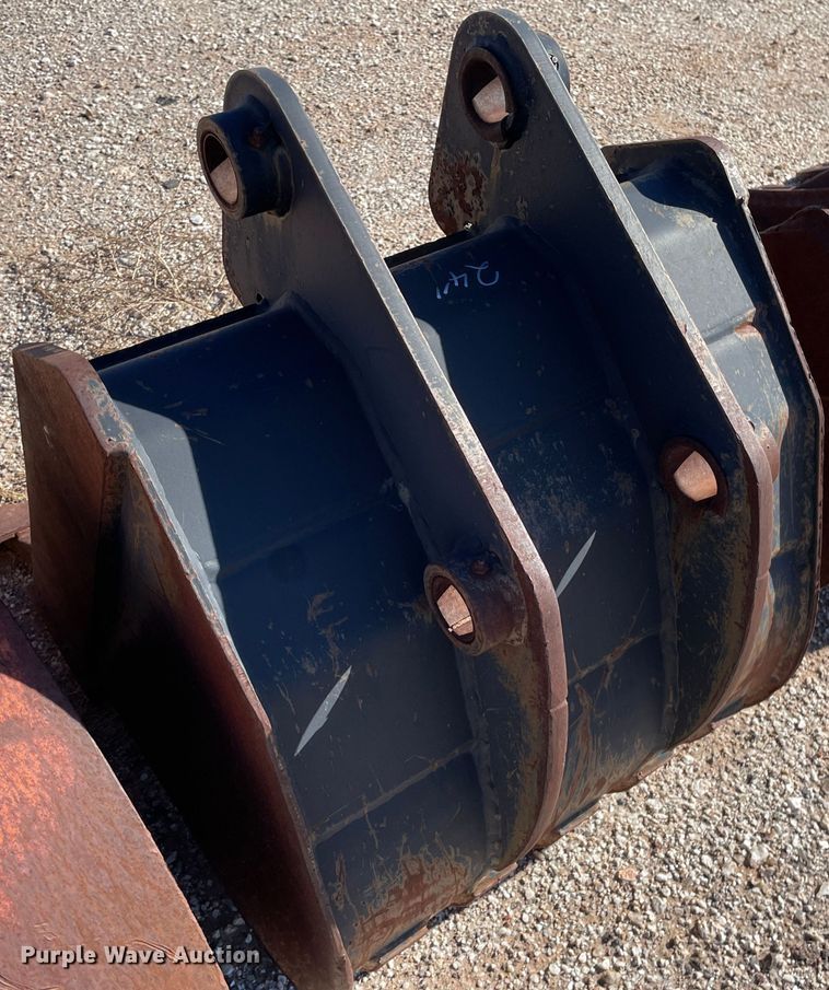 image for item MP9070 (8) backhoe buckets
