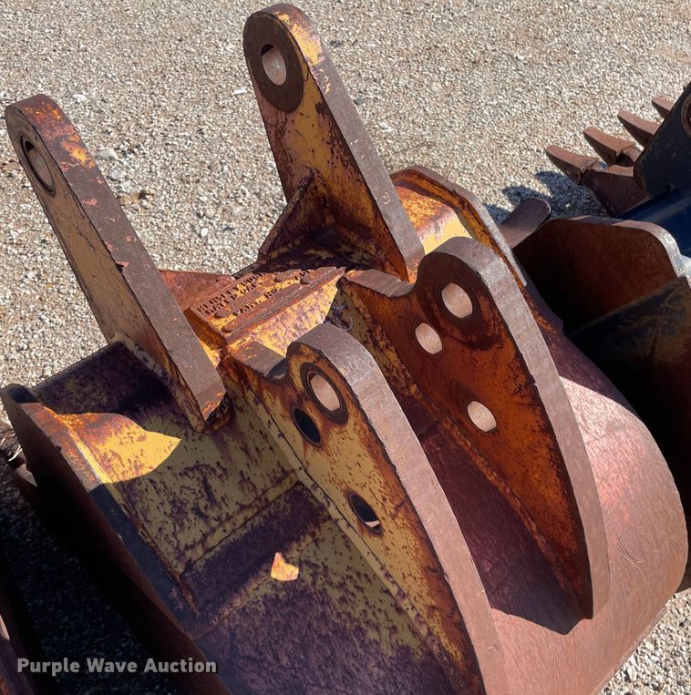 image for item MP9070 (8) backhoe buckets