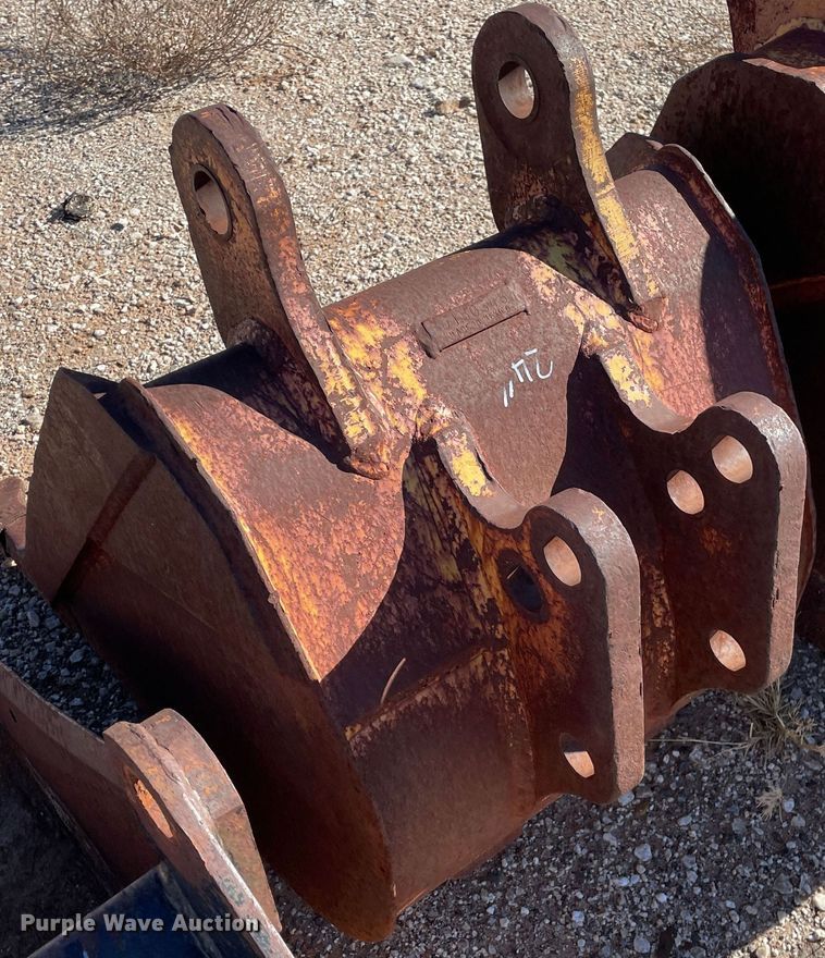 image for item MP9070 (8) backhoe buckets