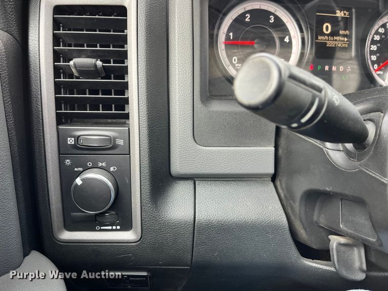 image for item MW9456 2016 Dodge Ram 5500HD  bucket truck