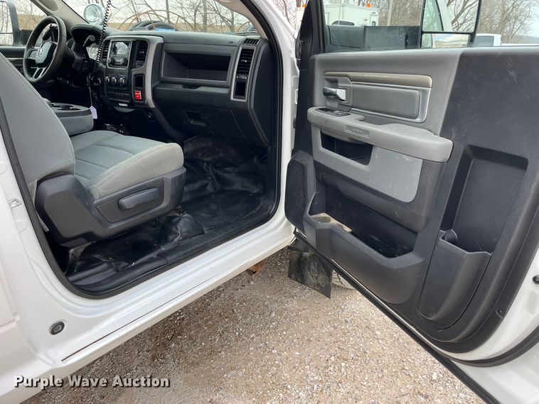 image for item MW9456 2016 Dodge Ram 5500HD  bucket truck