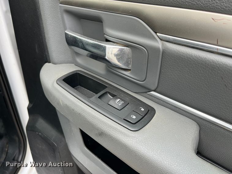 image for item MW9456 2016 Dodge Ram 5500HD  bucket truck