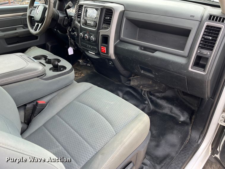 image for item MW9456 2016 Dodge Ram 5500HD  bucket truck