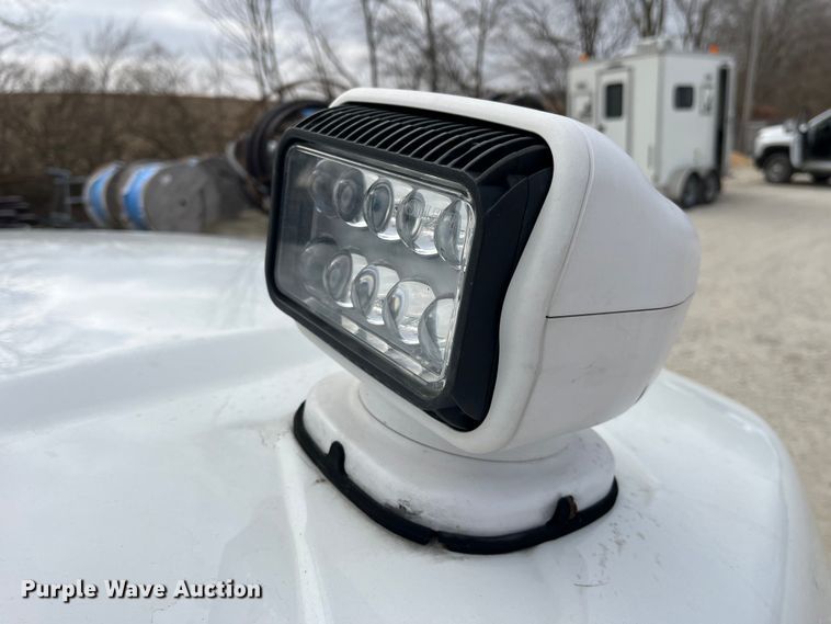 image for item MW9456 2016 Dodge Ram 5500HD  bucket truck