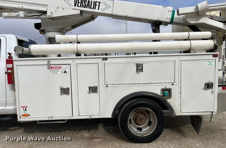 image for item MW9456 2016 Dodge Ram 5500HD  bucket truck