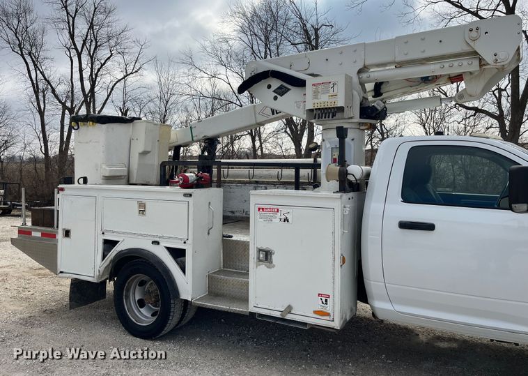 image for item MW9456 2016 Dodge Ram 5500HD  bucket truck
