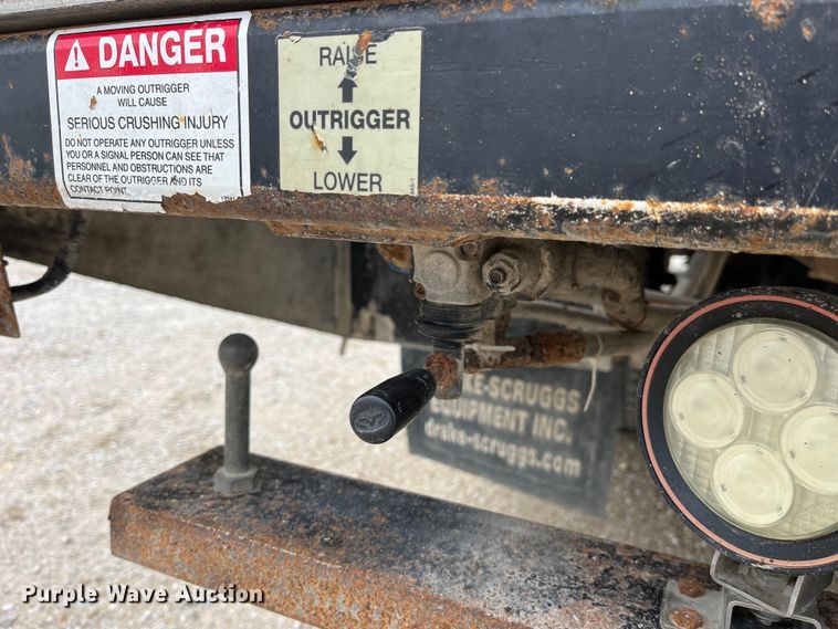 image for item MW9456 2016 Dodge Ram 5500HD  bucket truck