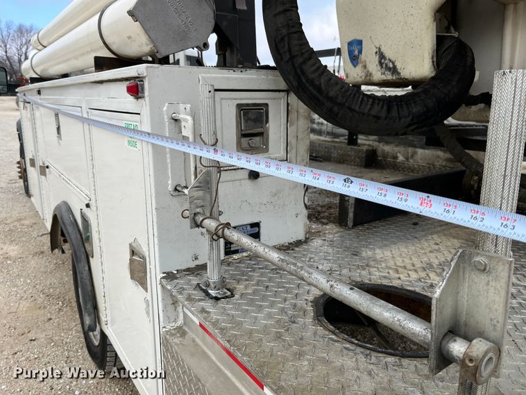 image for item MW9456 2016 Dodge Ram 5500HD  bucket truck