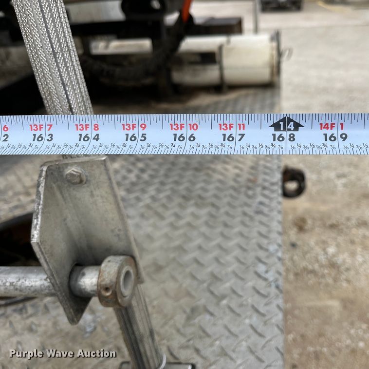 image for item MW9456 2016 Dodge Ram 5500HD  bucket truck