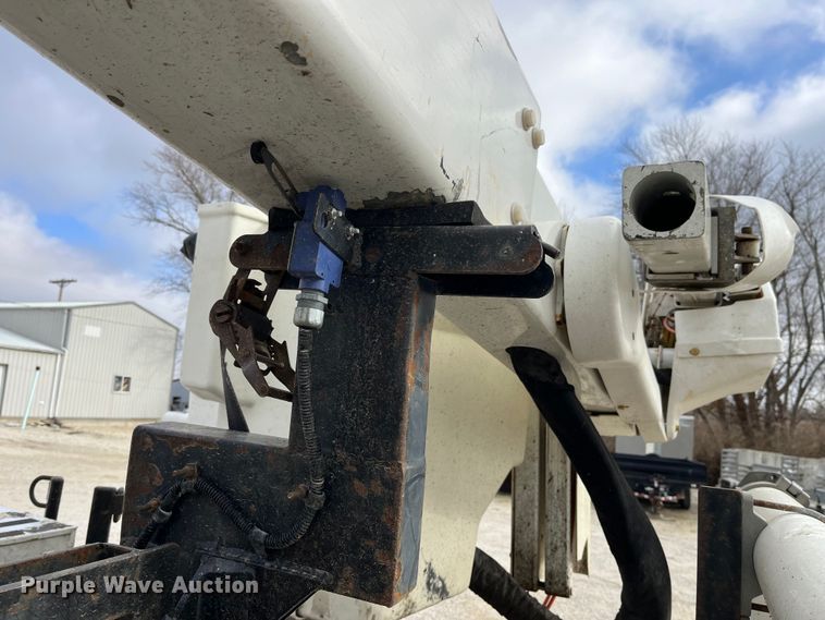 image for item MW9456 2016 Dodge Ram 5500HD  bucket truck