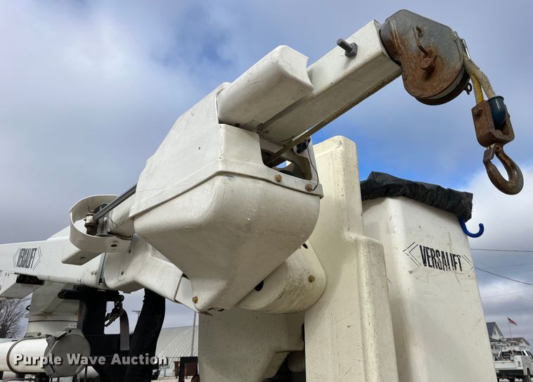 image for item MW9456 2016 Dodge Ram 5500HD  bucket truck