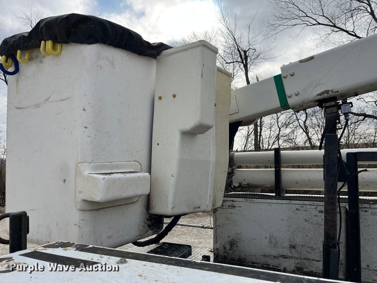 image for item MW9456 2016 Dodge Ram 5500HD  bucket truck