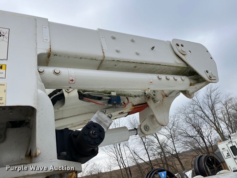 image for item MW9456 2016 Dodge Ram 5500HD  bucket truck