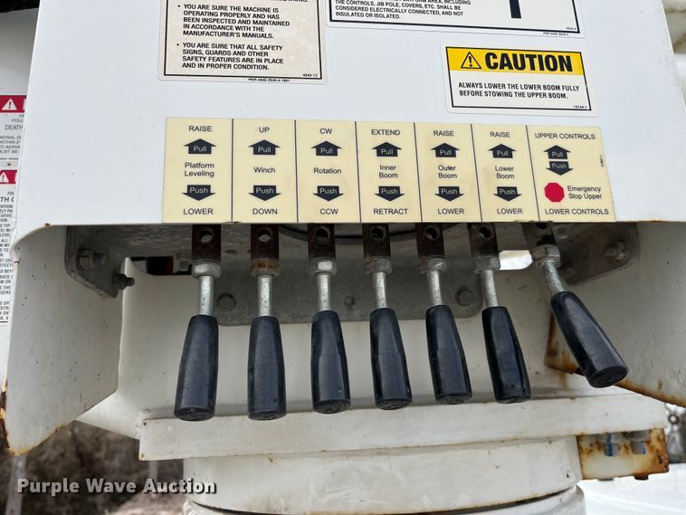 image for item MW9456 2016 Dodge Ram 5500HD  bucket truck