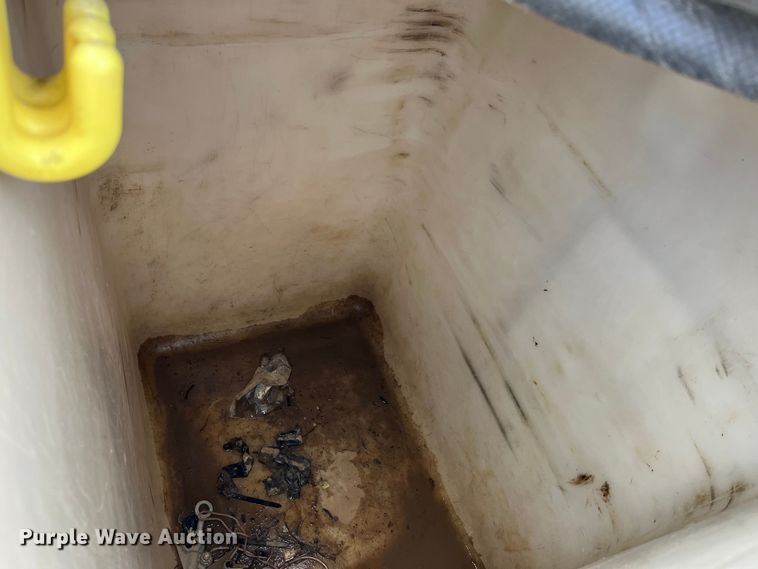 image for item MW9456 2016 Dodge Ram 5500HD  bucket truck