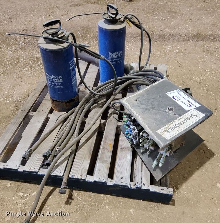 image for item DJ6139 (3) sprayers