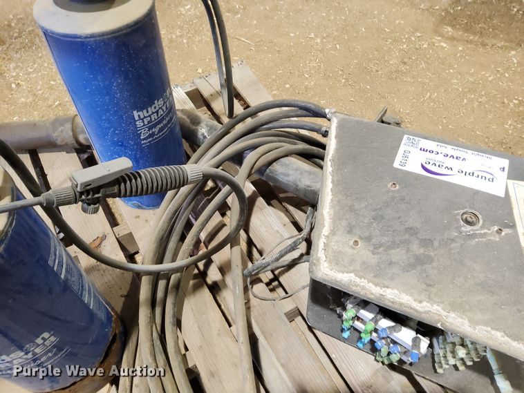 image for item DJ6139 (3) sprayers