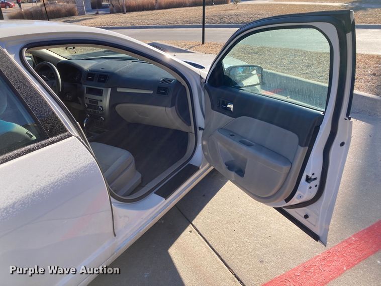 image for item DJ6144 2012 Ford Fusion 