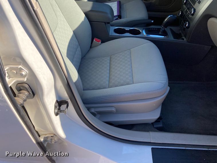 image for item DJ6144 2012 Ford Fusion 