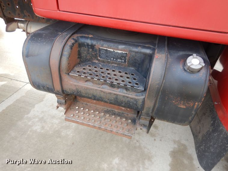 image for item DK7508 1998 International 4700  box truck