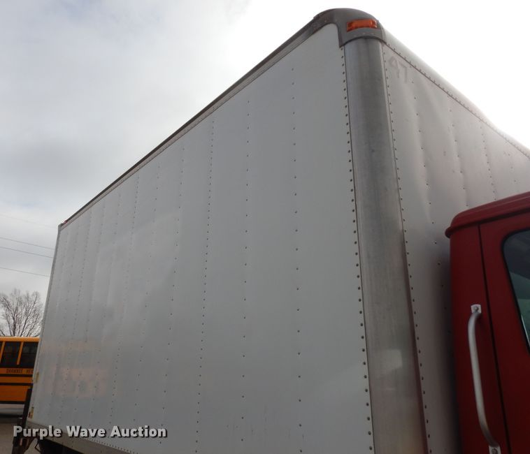 image for item DK7508 1998 International 4700  box truck